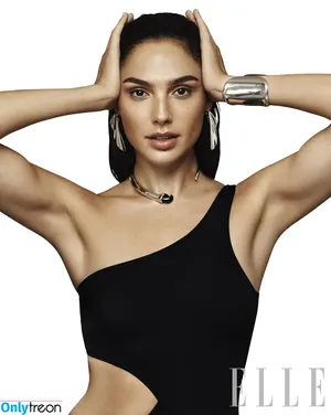 gal_gadot / inked_hriss nude photo #1086