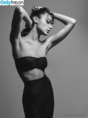 gal_gadot / inked_hriss nude photo #1105
