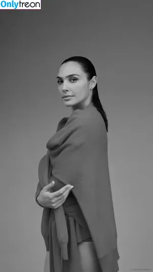 gal_gadot / inked_hriss nude photo #1124
