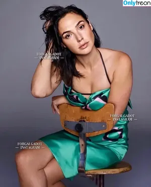 gal_gadot / inked_hriss nude photo #1144