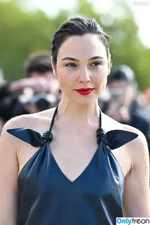 gal_gadot / inked_hriss nude photo #1205