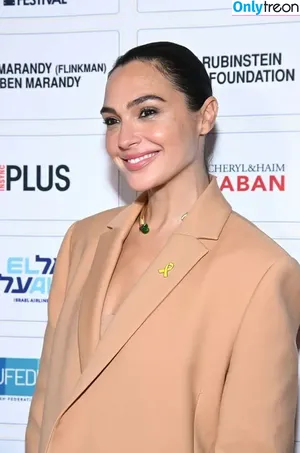 gal_gadot / inked_hriss nude photo #1275