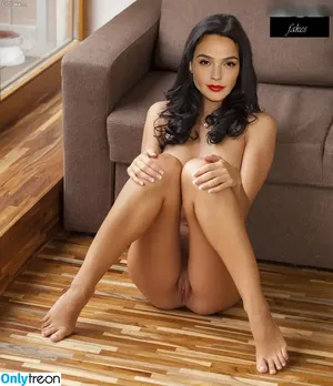 gal_gadot / inked_hriss nude photo #1468