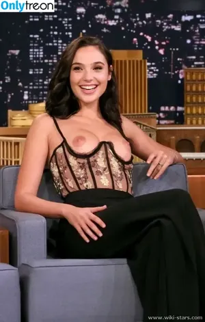 gal_gadot / inked_hriss nude photo #1519