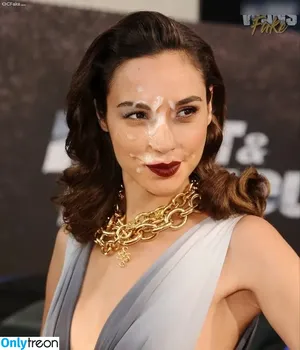 gal_gadot / inked_hriss nude photo #1600