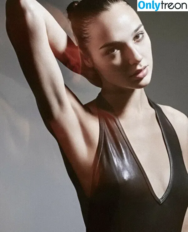 gal_gadot nude photo #1004 (inked_hriss)