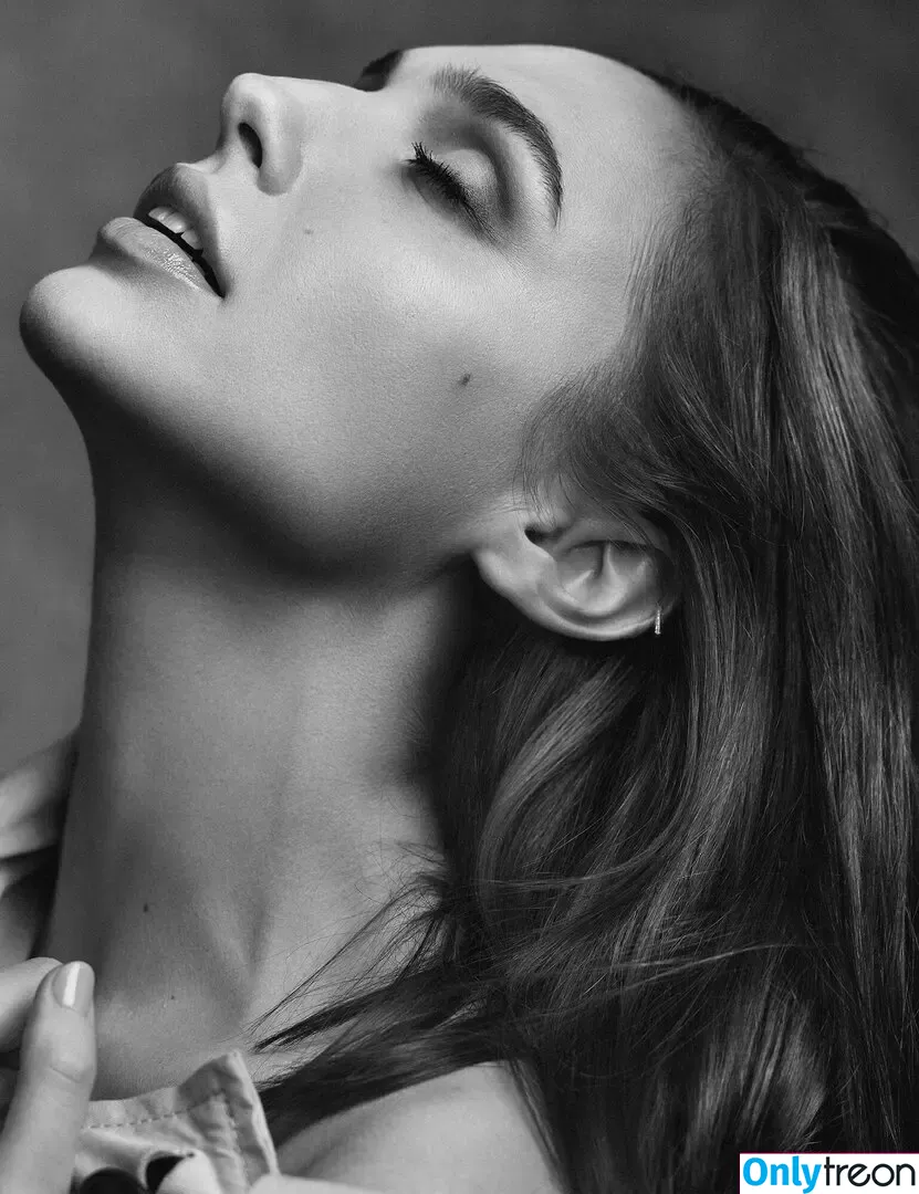 gal_gadot nude photo #1062 (inked_hriss)