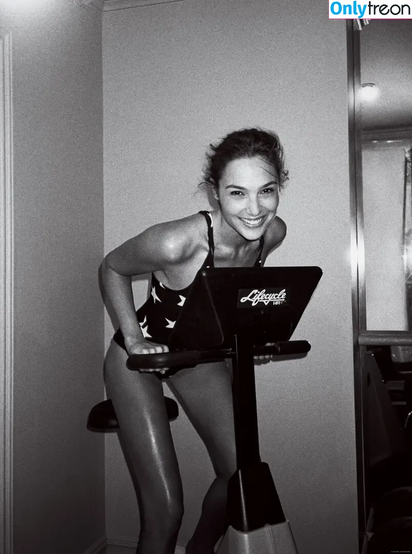 gal_gadot nude photo #1116 (inked_hriss)