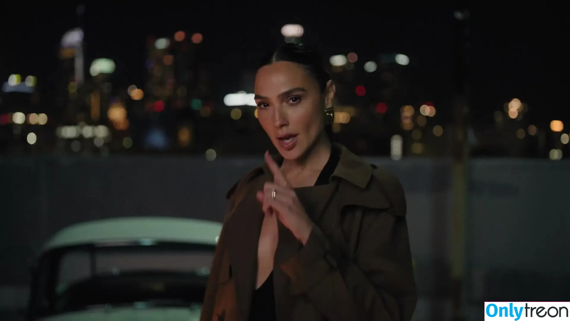 gal_gadot nude photo #1129 (inked_hriss)