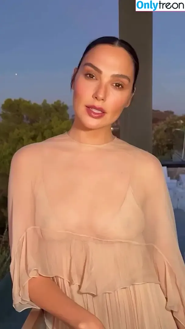 gal_gadot nude photo #1247 (inked_hriss)