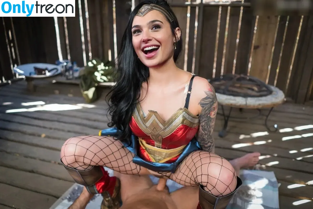 gal_gadot nude photo #2093 (GalGadotUSA1 / inked_hriss)