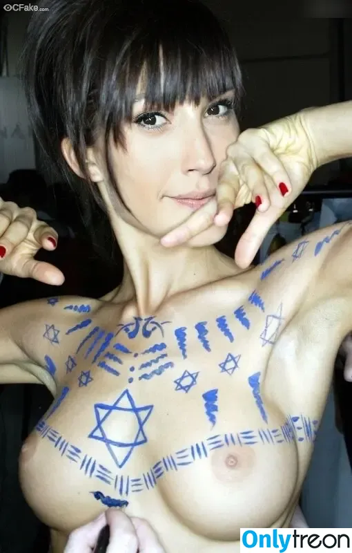 gal_gadot nude photo #2523 (GalGadotUSA1 / inked_hriss)