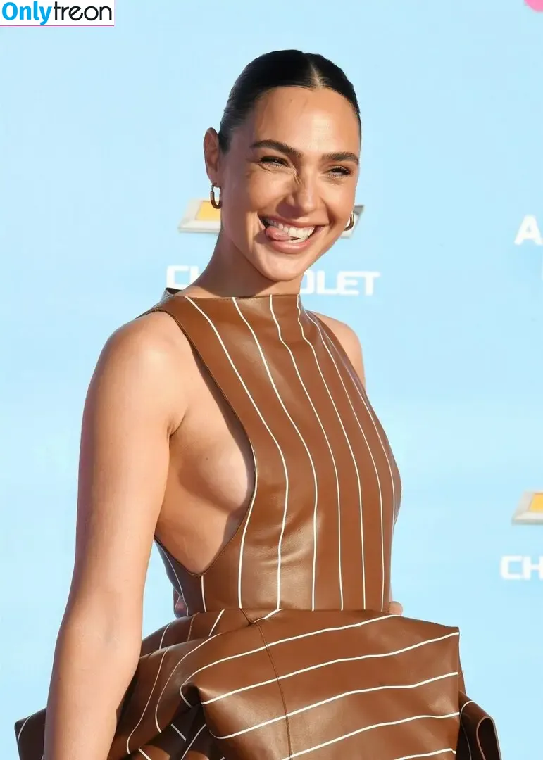 gal_gadot nude photo #3166 (GalGadotUSA1 / inked_hriss)