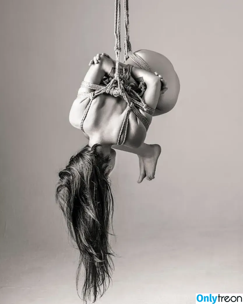 Gatete nude photo #0001 (_gatetefloyd / gatetefloyd)