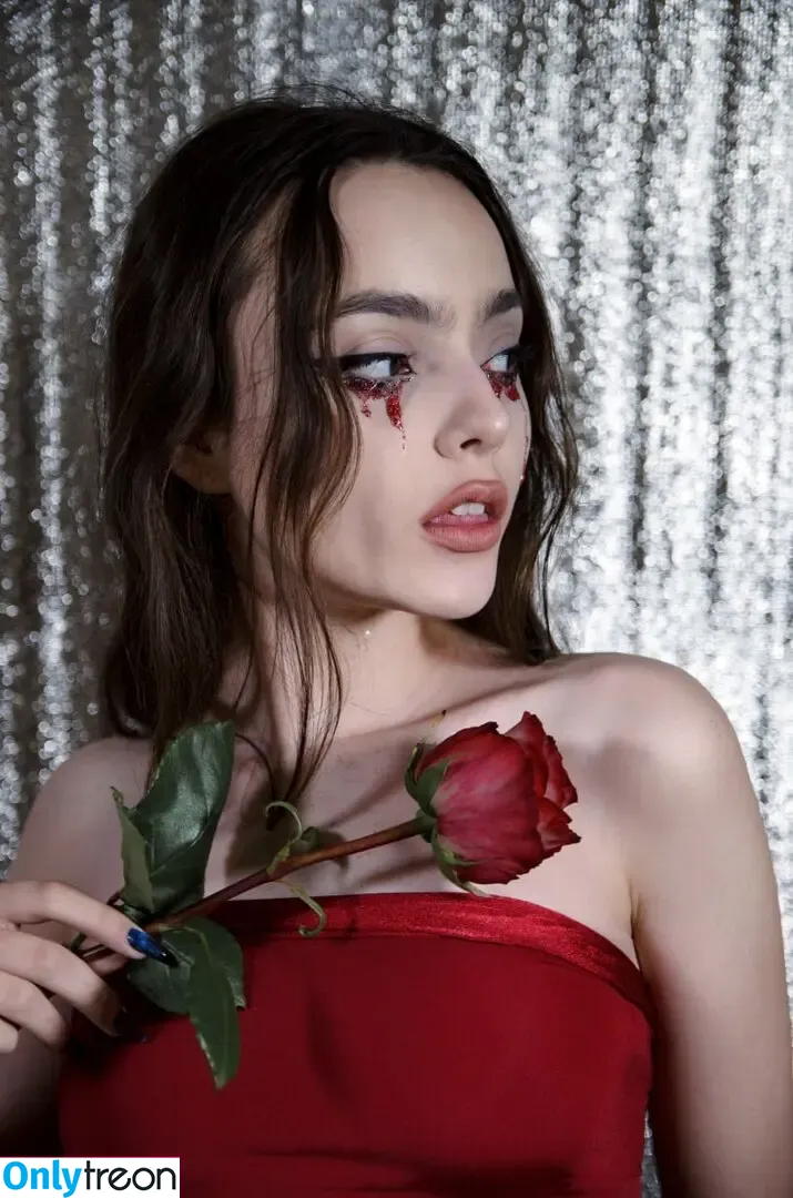 gelllium nude photo #0013 (iggistellium)