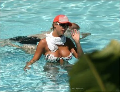 Gemma Atkinson / MissGAtkinson / glouiseatkinson nude photo #0040