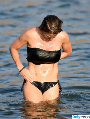 Gemma Atkinson / MissGAtkinson / glouiseatkinson nude photo #0786