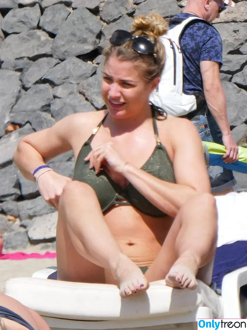 Gemma Atkinson nude photo #0096 (MissGAtkinson / glouiseatkinson)
