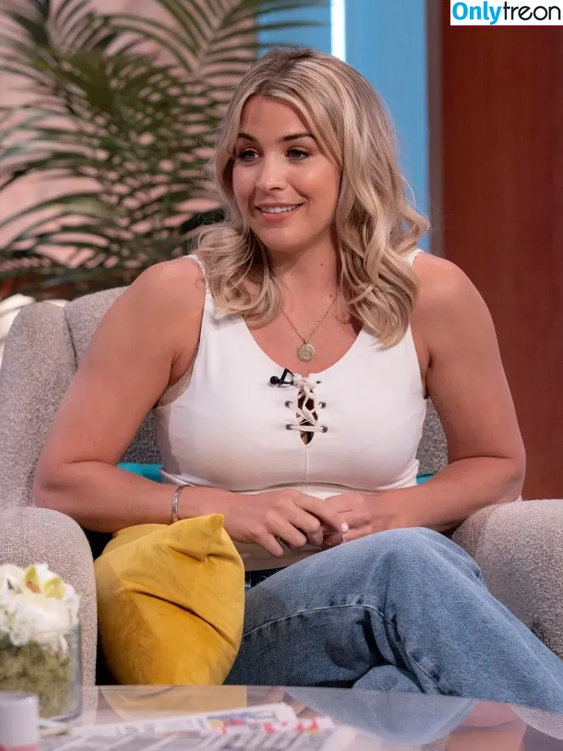 Gemma Atkinson nude photo #0127 (MissGAtkinson / glouiseatkinson)