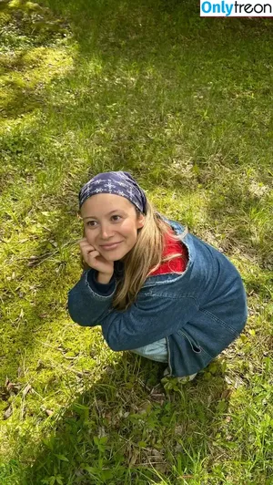 Genevieve Hannelius / ghannelius nude photo #0389