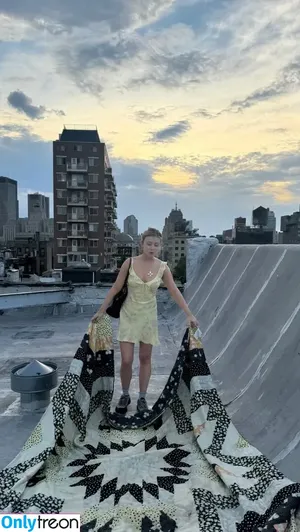 Genevieve Hannelius / ghannelius nude photo #0395