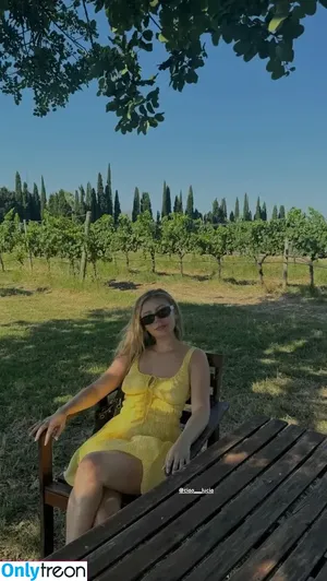 Genevieve Hannelius / ghannelius nude photo #0403