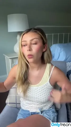 Genevieve Hannelius / ghannelius nude photo #0436