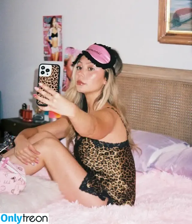 Genevieve Hannelius nude photo #0352 (ghannelius)