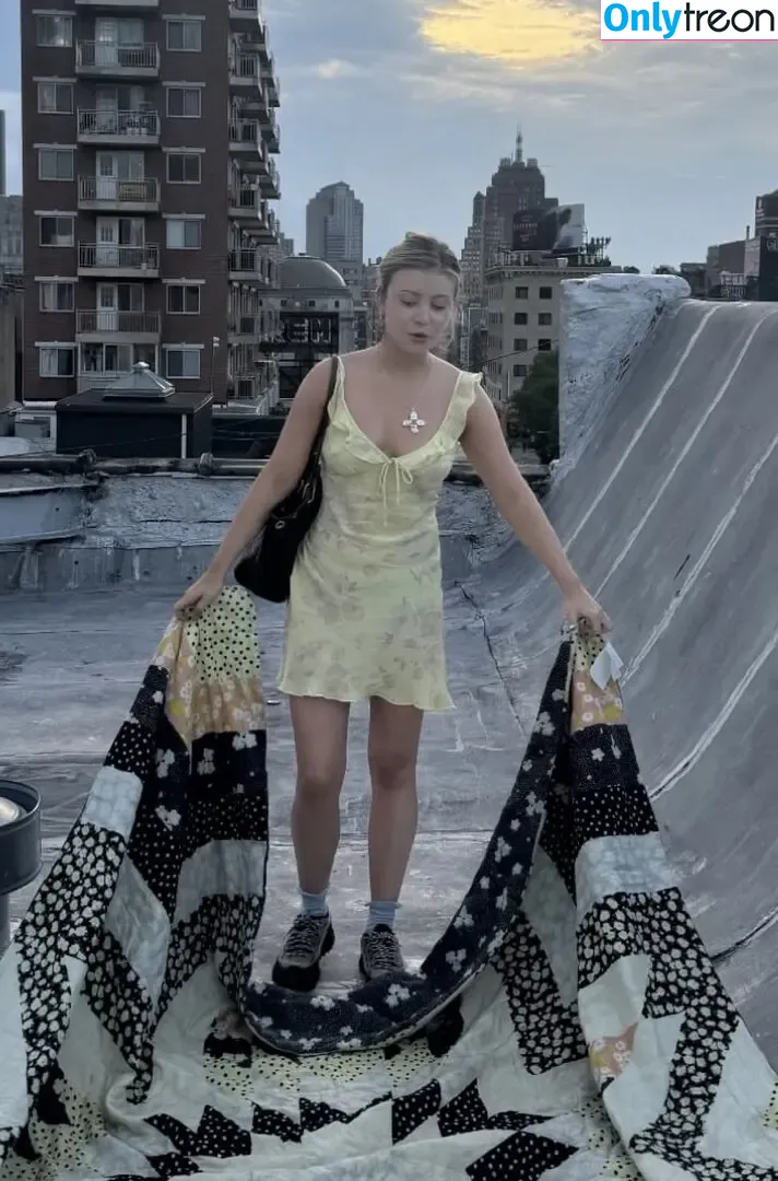 Genevieve Hannelius nude photo #0357 (ghannelius)