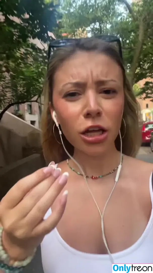 Genevieve Hannelius nude photo #0412 (ghannelius)