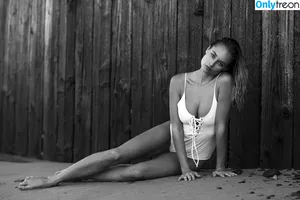 Genevieve Morton / genevievemorton nude photo #0692
