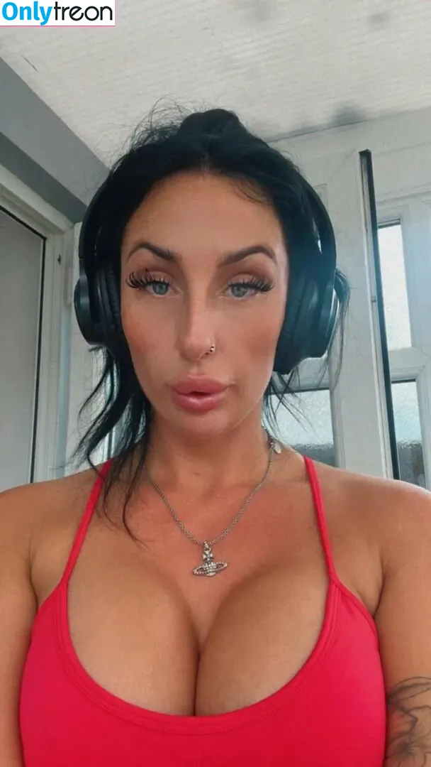 Geordie Hattie nude photo #0002 (Geordiegoddesshattiee / Geordiehattieexo)