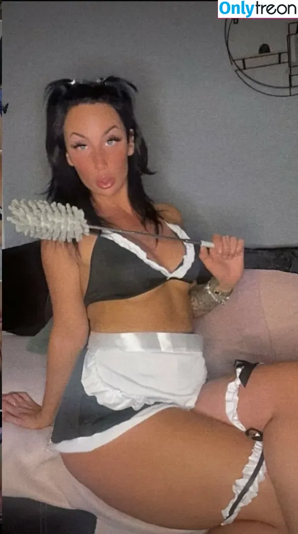 Geordie Hattie nude photo #0018 (Geordiegoddesshattiee / Geordiehattieexo)