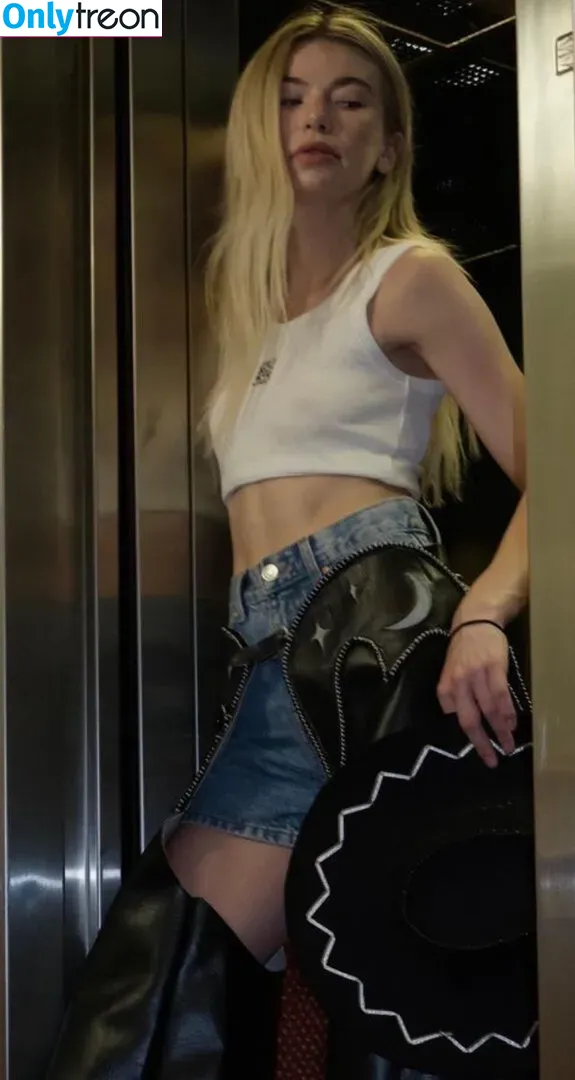 Georgia Toffolo nude photo #0217 (Toff / georgiatoffolo)
