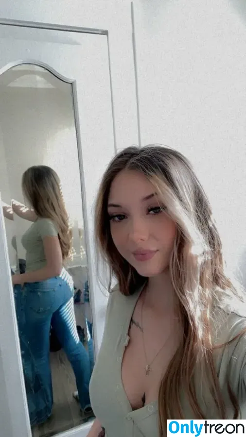 georgiawithcakee nude photo #0021 (georgiawithcake)