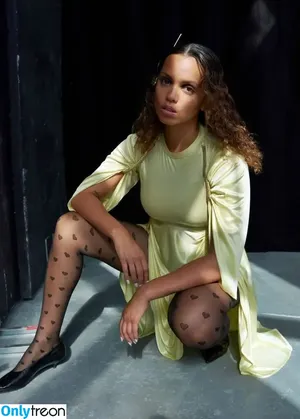 Georgina Campbell / galicecampbell nude photo #0005