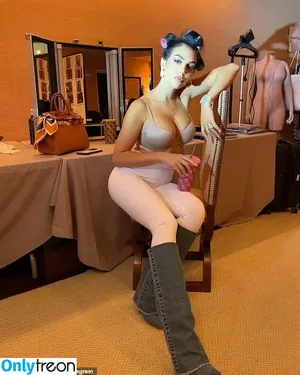  nude photo #0008