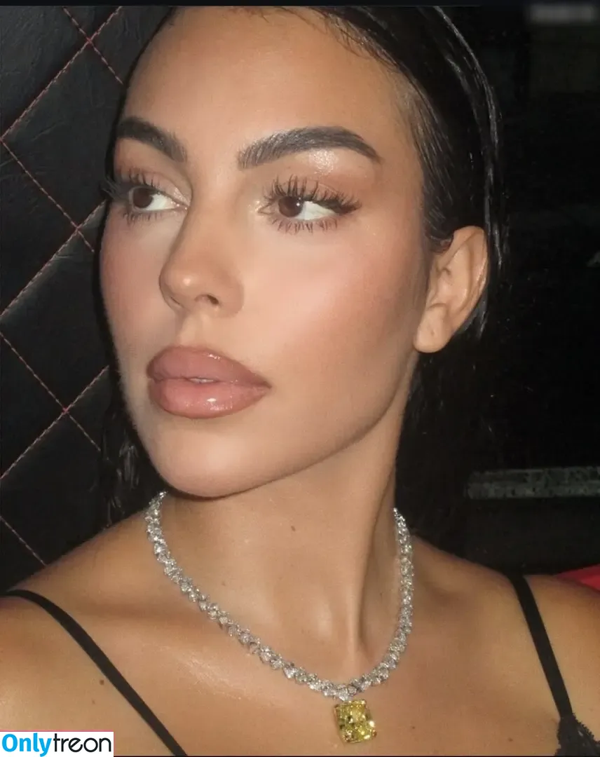 Georgina Rodriguez Hernández nude photo #0366 (georginagio)