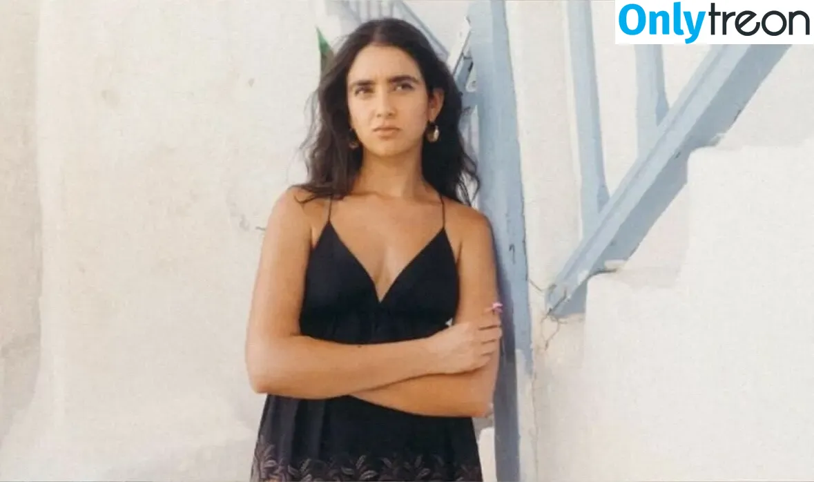 Geraldine Viswanathan nude photo #0215 (yoyogeraldine)