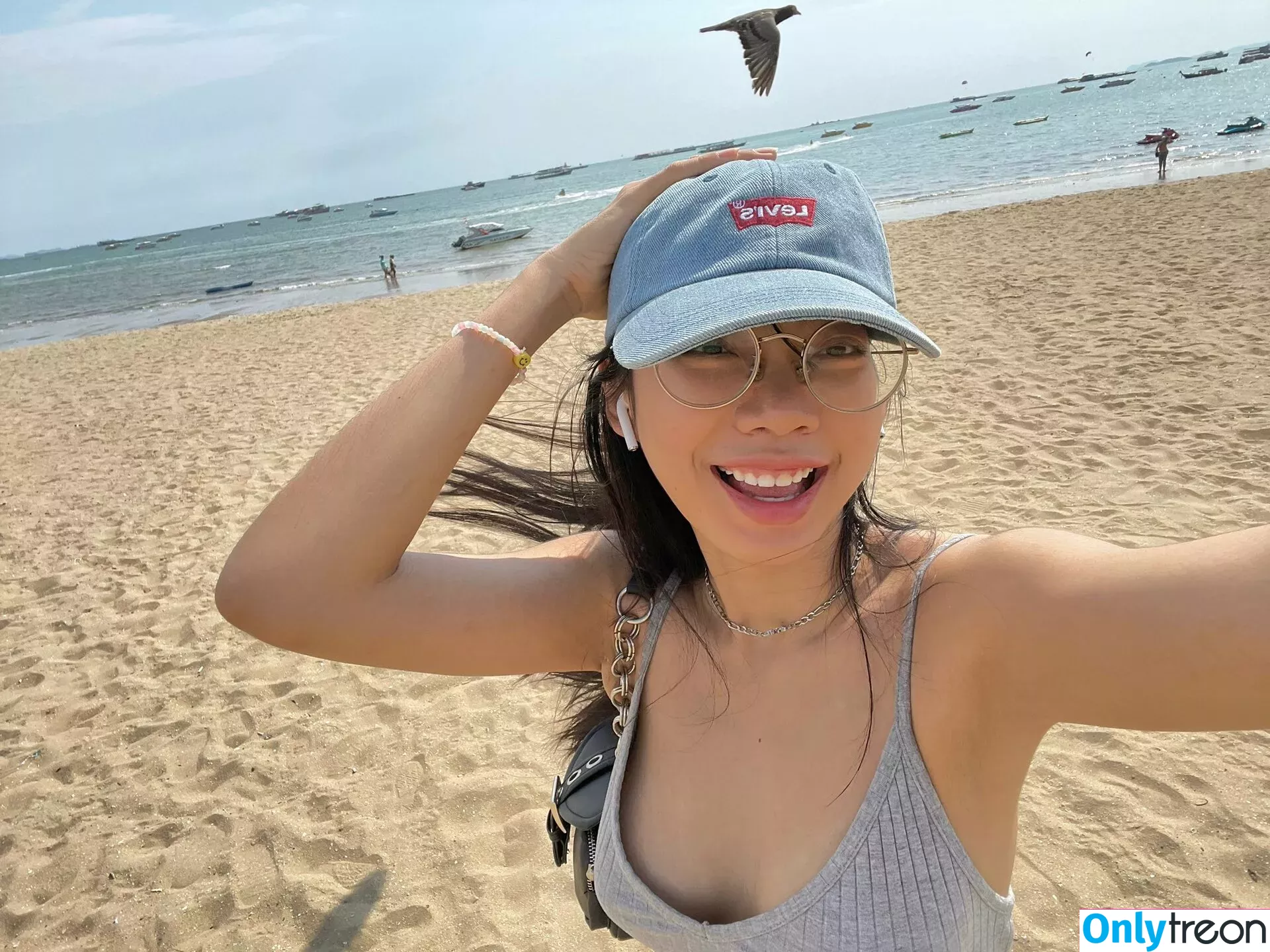 GGoldenbee nude photo #0040 (Dayone_ps / goldenbeelive)