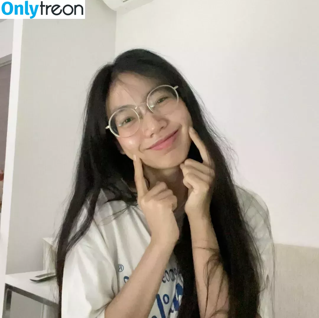 GGoldenbee nude photo #0048 (Dayone_ps / goldenbeelive)