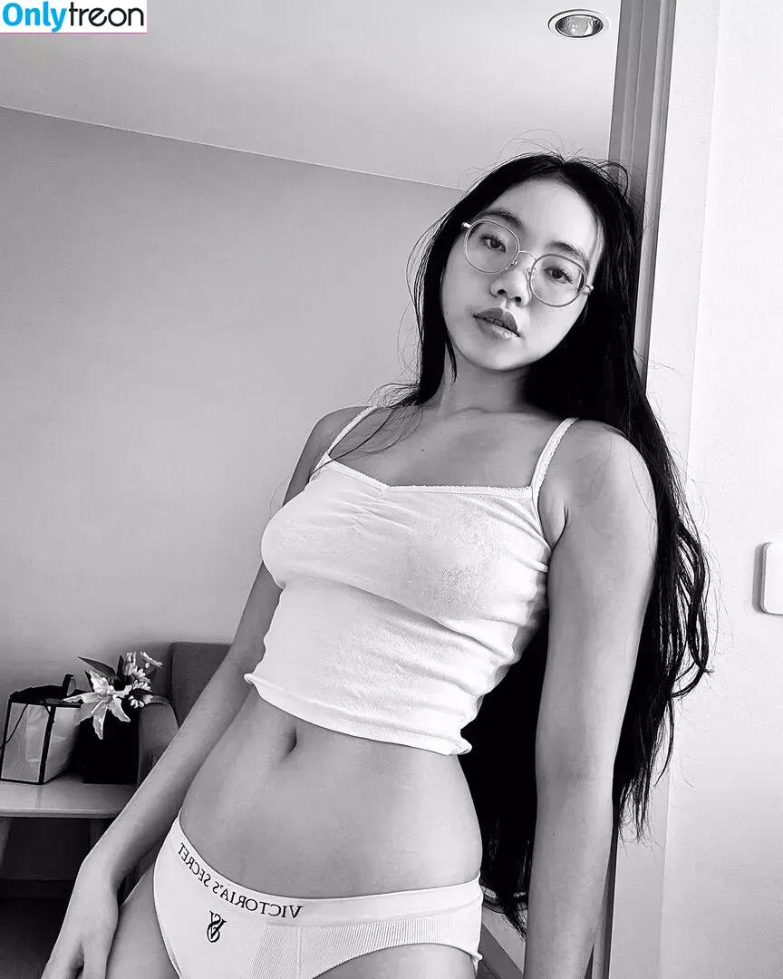 GGoldenbee nude photo #0075 (Dayone_ps / goldenbeelive)