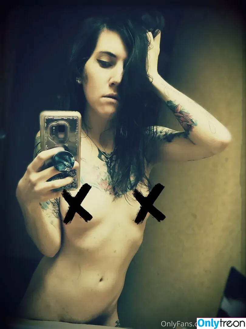 gh05t_girl nude photo #0003 (gh05t_girl)