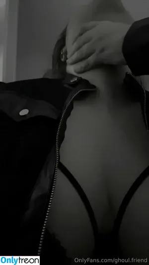 ghoul.friend / ghoulfriendspodcast nude photo #0011