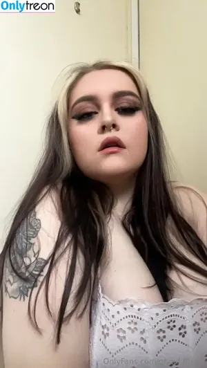 ghoul.friend / ghoulfriendspodcast nude photo #0015