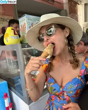 Giada De Laurentiis / giadadelaurentiis nude photo #0178