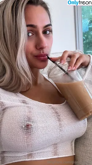  nude photo #0001