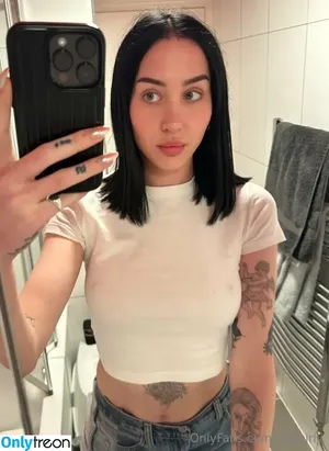 giatgirly / kayy_grayy__ nude photo #0001