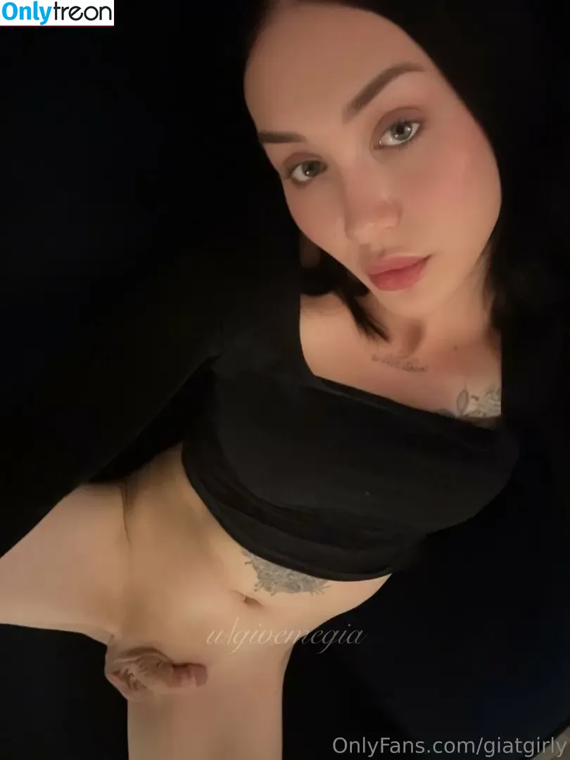 giatgirly nude photo #0002 (kayy_grayy__)