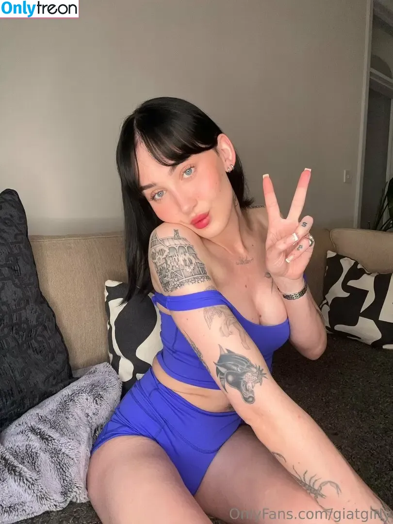 giatgirly nude photo #0043 (kayy_grayy__)